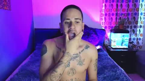 Snapshot of tony_and_sophia chatting on September 2025 10:59:02 AM Sophia Tony online show from September 2025 10:59:02 AM