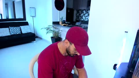 Snapshot of tony_muscle1 chatting on December 2024 10:09:02 PM tony muscle1 online show from December 2024 10:09:02 PM