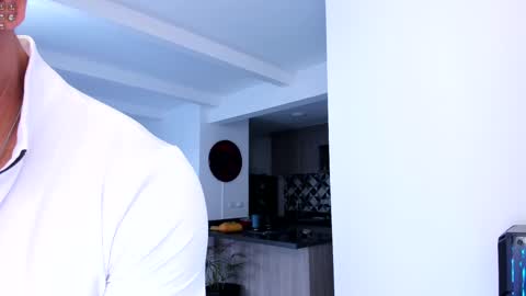 Snapshot of tony_muscle1 chatting on January 2025 09:47:02 PM tony muscle1 online show from January 2025 09:47:02 PM