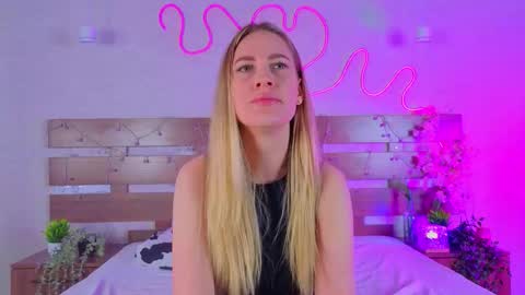 Tonya online show from December 2025 06:03:02 PM