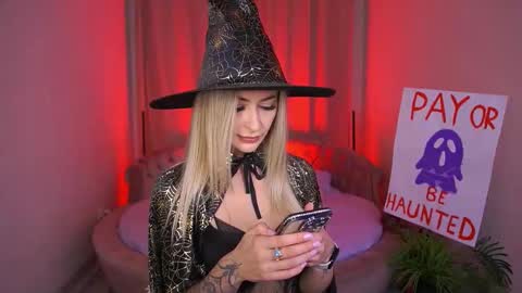 Snapshot of top_grace chatting on October 2025 11:06:02 PM top_grace online show from October 2025 11:06:02 PM