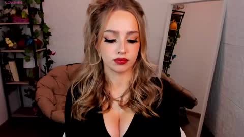 Snapshot of top_twins chatting on February 2025 06:11:02 AM Yara online show from February 2025 06:11:02 AM