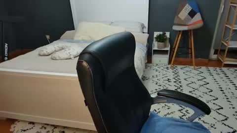 Snapshot of toplegs chatting on October 2025 08:17:01 PM Anda online show from October 2025 08:17:01 PM