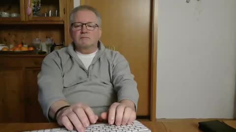 Snapshot of toto758 chatting on January 2025 12:49:02 PM toto758 online show from January 2025 12:49:02 PM