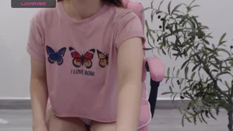 Angelina online show from September 2025 04:18:02 PM