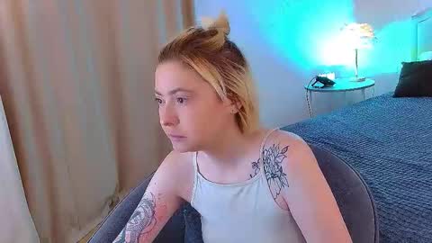tracycurtis online show from September 2025 05:39:02 AM