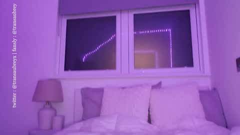 aubrey 3 online show from September 2025 07:52:02 PM