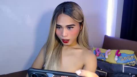 Snapshot of transbigcockselfsucker chatting on October 2025 08:43:02 PM GEN LUXS online show from October 2025 08:43:02 PM