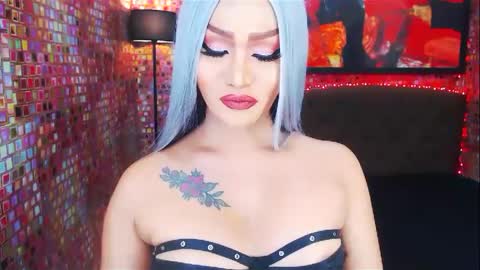 Snapshot of transplayfullolivia chatting on February 2025 01:43:01 AM KYLIE BELLA TS online show from February 2025 01:43:01 AM