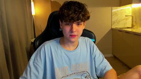 Snapshot of travisrivas chatting on October 2025 03:56:02 PM travisrivas online show from October 2025 03:56:02 PM