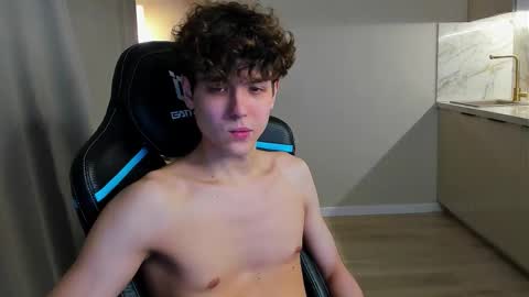 Snapshot of travisrivas chatting on October 2025 03:46:02 PM travisrivas online show from October 2025 03:46:02 PM