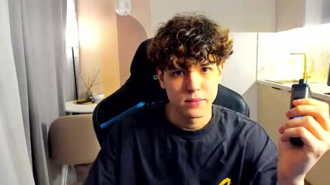 Snapshot of travisrivas chatting on November 2025 01:53:02 PM travisrivas online show from November 2025 01:53:02 PM