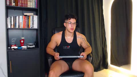 Travis online show from March 2025 11:27:01 PM