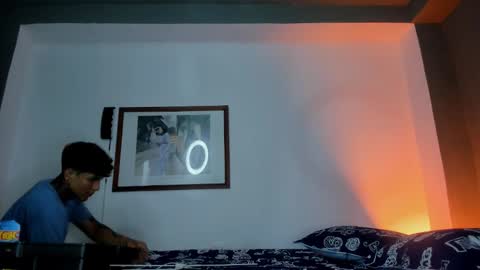 TRAV - INDEPENDENT MODEL online show from November 2025 07:03:02 PM