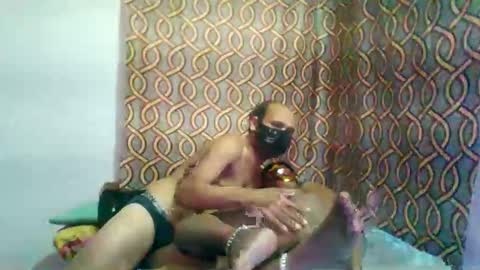 Snapshot of treesomecouple chatting on January 2025 09:41:02 AM treesomecouple online show from January 2025 09:41:02 AM