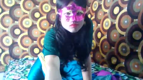 Snapshot of treesomecouple chatting on January 2025 07:00:02 PM treesomecouple online show from January 2025 07:00:02 PM