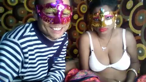 Snapshot of treesomecouple chatting on January 2025 04:54:02 PM treesomecouple online show from January 2025 04:54:02 PM