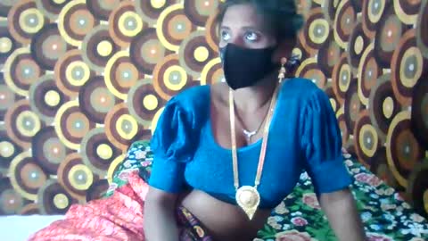 Snapshot of treesomecouple chatting on January 2025 06:53:02 PM treesomecouple online show from January 2025 06:53:02 PM