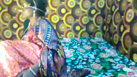 Snapshot of treesomecouple chatting on January 2025 10:07:02 AM treesomecouple online show from January 2025 10:07:02 AM