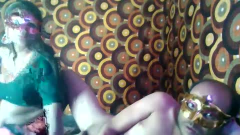 Snapshot of treesomecouple chatting on January 2025 06:56:01 PM treesomecouple online show from January 2025 06:56:01 PM