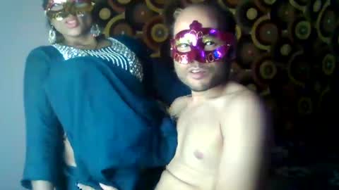 Snapshot of treesomecouple chatting on January 2025 05:53:01 PM treesomecouple online show from January 2025 05:53:01 PM