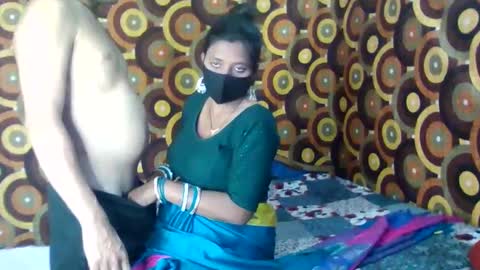 Snapshot of treesomecouple chatting on January 2025 09:26:01 PM treesomecouple online show from January 2025 09:26:01 PM