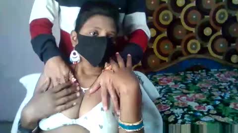 Snapshot of treesomecouple chatting on January 2025 08:13:01 PM treesomecouple online show from January 2025 08:13:01 PM