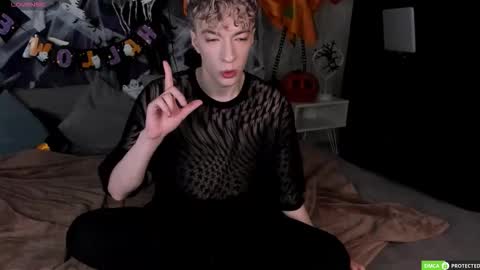 Snapshot of trevorbenson chatting on November 2025 06:15:02 AM TrevorBenson online show from November 2025 06:15:02 AM