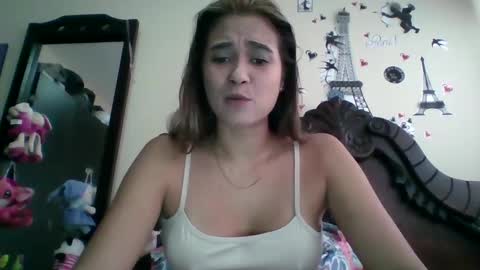 triana_bell online show from October 2025 04:48:01 PM