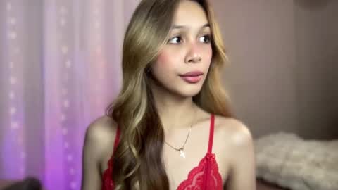 Triana online show from December 2024 08:00:01 PM