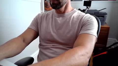 Snapshot of triassthlete chatting on September 2025 07:14:02 PM Tri-Athlete online show from September 2025 07:14:02 PM