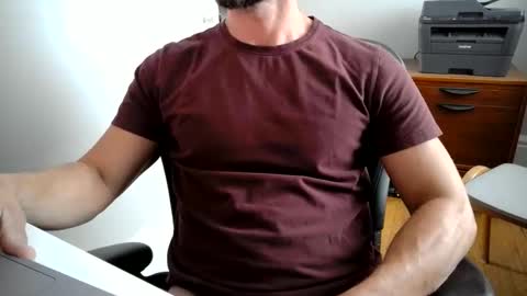 Snapshot of triassthlete chatting on October 2025 08:20:01 PM Tri-Athlete online show from October 2025 08:20:01 PM