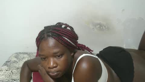 Snapshot of triceeyy chatting on December 2025 07:18:01 PM Tracy online show from December 2025 07:18:01 PM