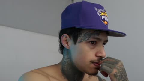 Snapshot of trieone chatting on December 2024 08:16:01 AM - trieone online show from December 2024 08:16:01 AM