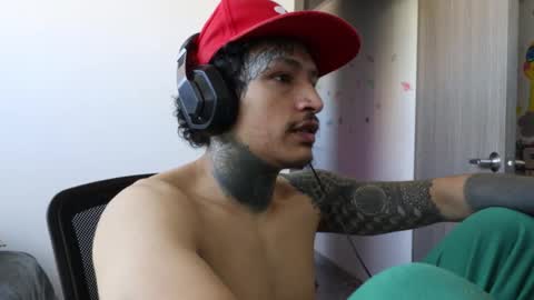 Snapshot of trieone chatting on September 2025 07:06:02 PM - trieone online show from September 2025 07:06:02 PM