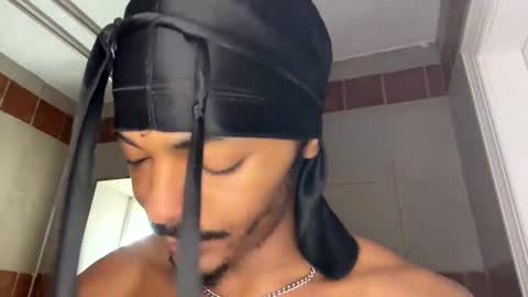 Snapshot of trillahung chatting on November 2025 04:34:02 PM WapBopper online show from November 2025 04:34:02 PM