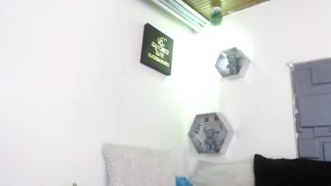 trinity_knox online show from October 2025 04:19:01 PM