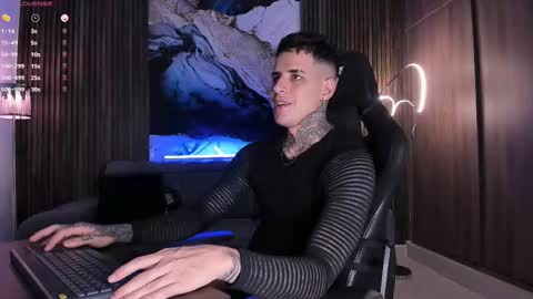 Snapshot of trisstan_ chatting on October 2025 09:50:02 PM Alexander online show from October 2025 09:50:02 PM