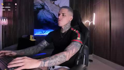 Snapshot of trisstan_ chatting on November 2025 09:15:01 PM Alexander online show from November 2025 09:15:01 PM