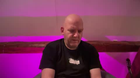 Triton online show from October 2025 05:04:02 AM