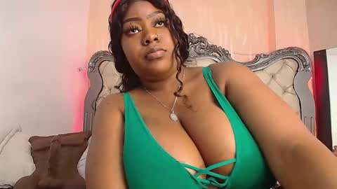 TrixieMar online show from December 2024 08:18:01 PM
