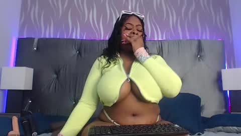 TrixieMar online show from February 2025 04:31:01 PM
