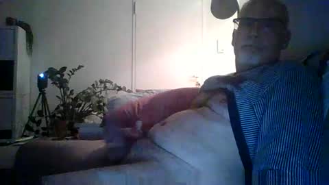 Snapshot of trukturk chatting on December 2025 09:34:02 PM trukturk online show from December 2025 09:34:02 PM