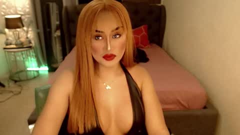 Snapshot of tshugescock chatting on October 2025 06:35:02 PM SEDUCTIVEmistresCUMS online show from October 2025 06:35:02 PM