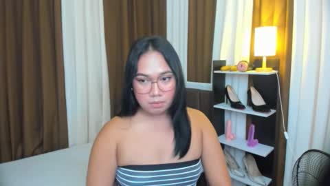 Karen Oquio online show from September 2025 06:55:01 PM