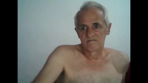 Snapshot of tuamigo8a chatting on December 2025 10:04:01 PM Siveomeves online show from December 2025 10:04:01 PM