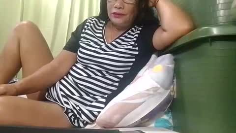 Mae online show from October 2025 10:44:02 PM