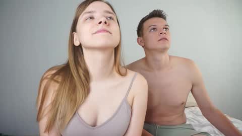 Snapshot of tugruel chatting on September 2025 11:48:01 AM Elza and Tim online show from September 2025 11:48:01 AM