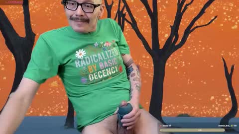 Snapshot of tumbles05 chatting on November 2025 07:51:02 AM tumbling through online show from November 2025 07:51:02 AM