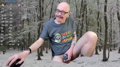 Snapshot of tumbles05 chatting on December 2025 05:37:02 AM tumbling through online show from December 2025 05:37:02 AM